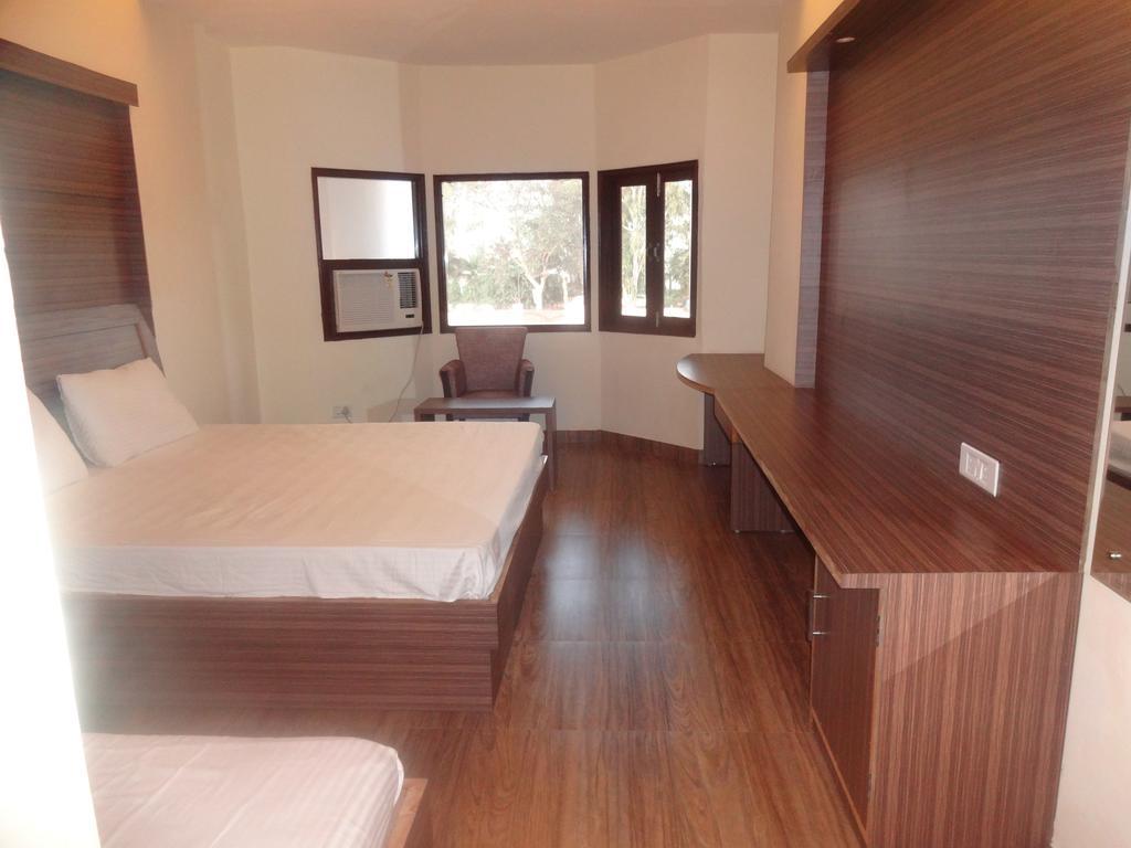Shimla Resorts Hotel 3*
