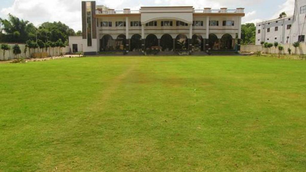 Shimla Resorts Hotel 3*